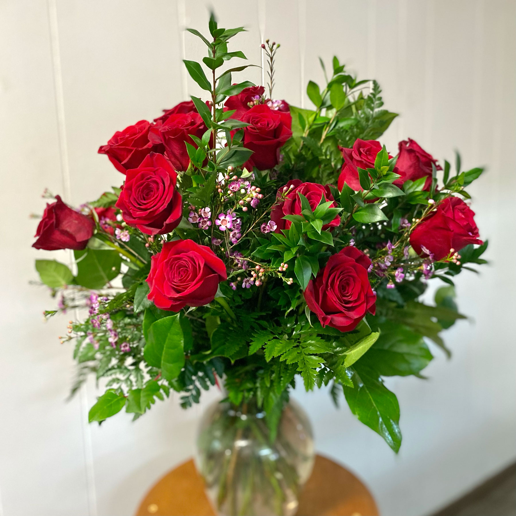 Annaville Florist Long-Stem Red Roses 1.5 Dozen